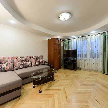 Apartment On Lesi Ukrainky Blvd Kyjev Exteriér fotografie