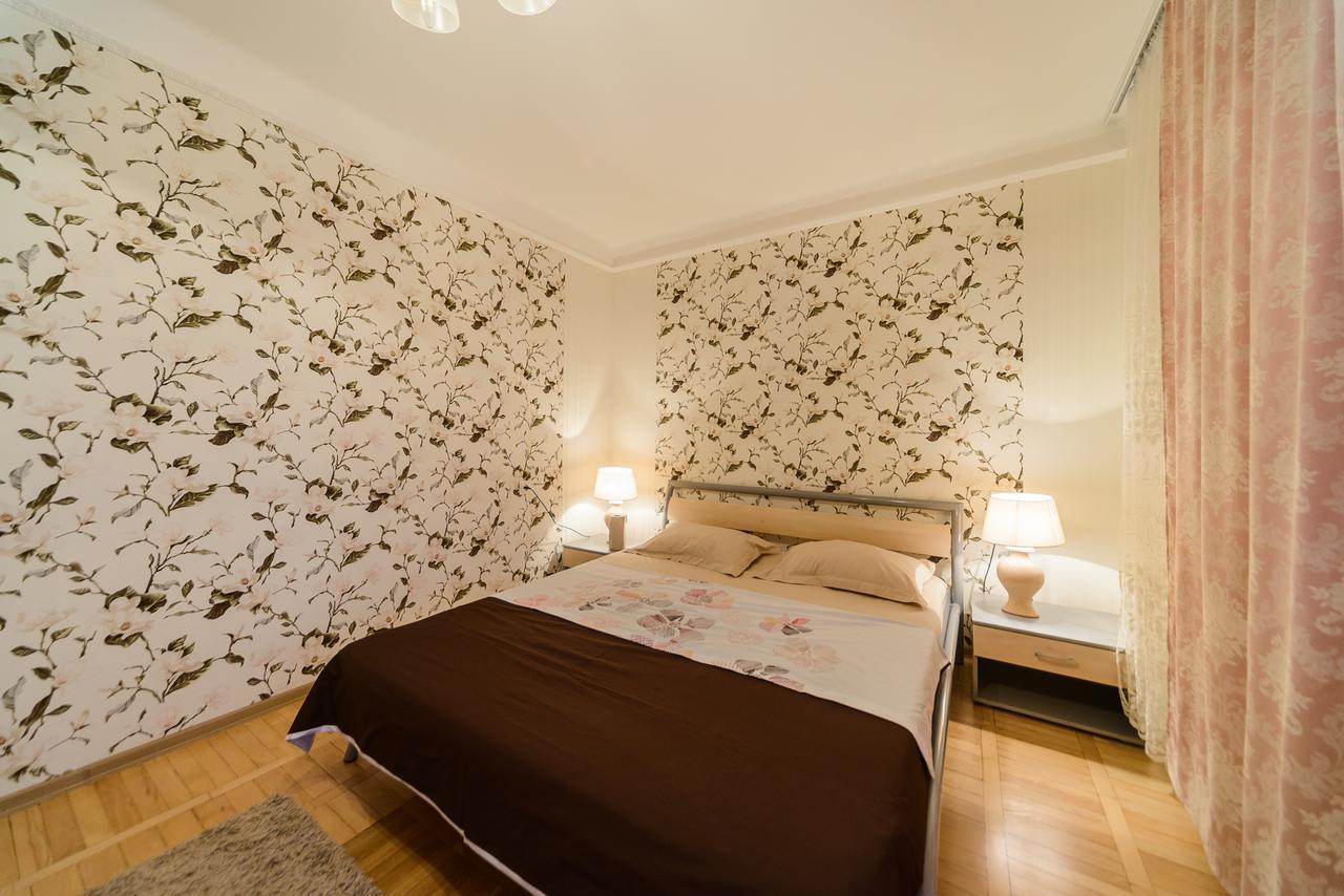 Apartment On Lesi Ukrainky Blvd Kyjev Exteriér fotografie
