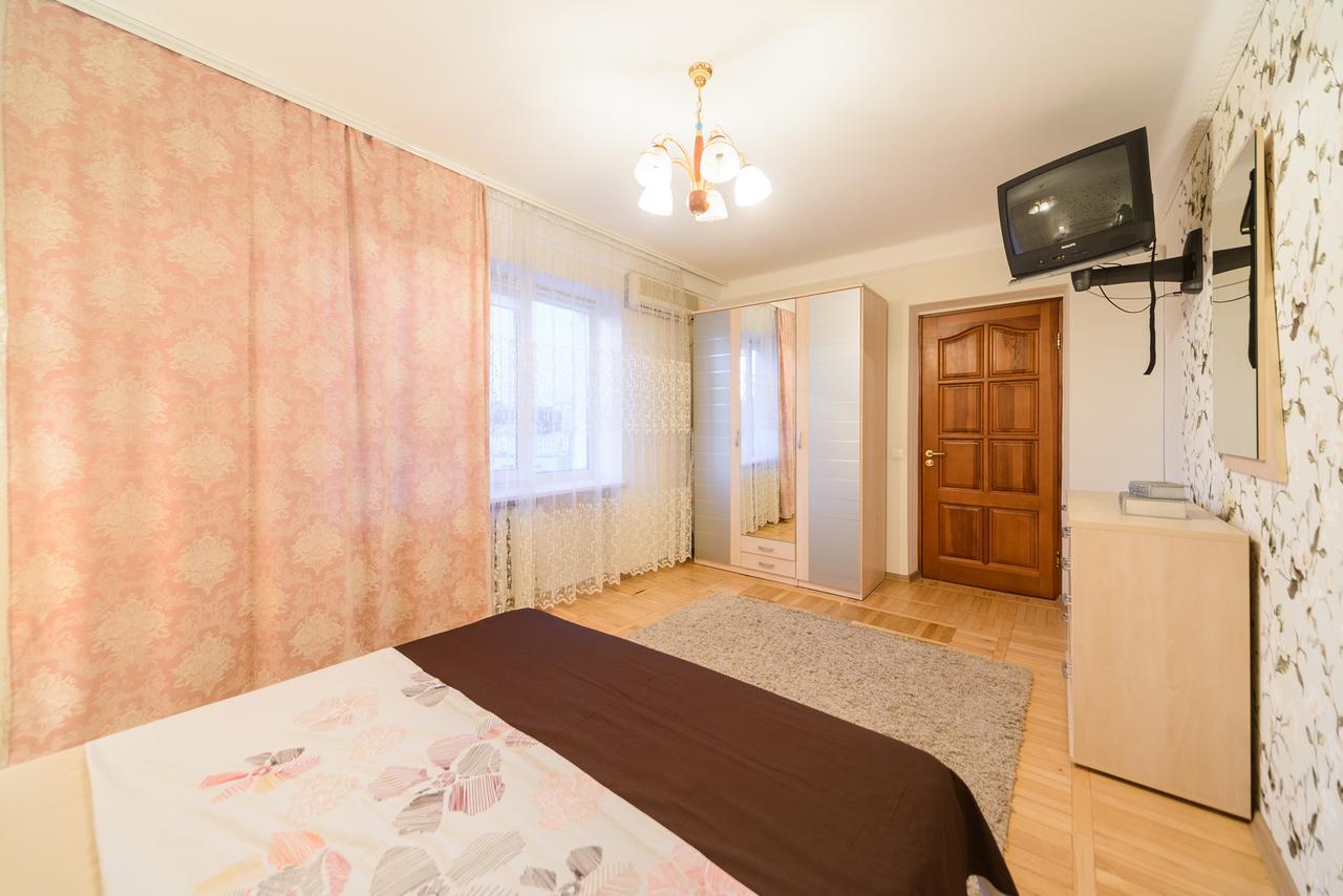 Apartment On Lesi Ukrainky Blvd Kyjev Exteriér fotografie